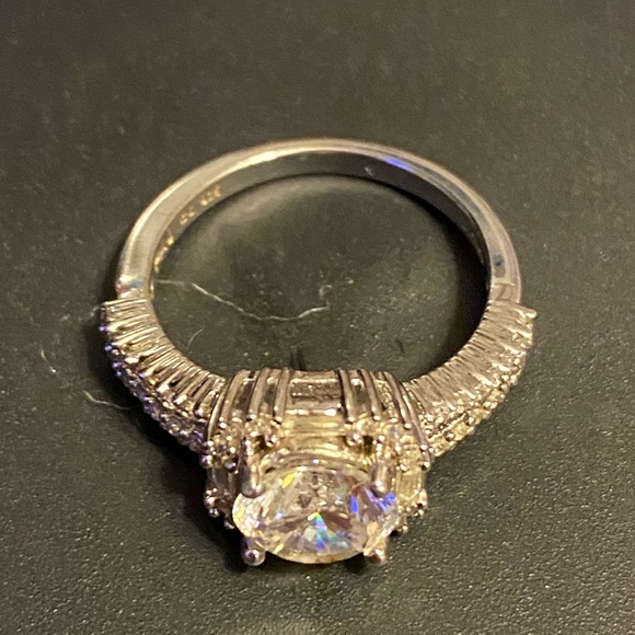 Silver cz ring - Picture 2 of 2
